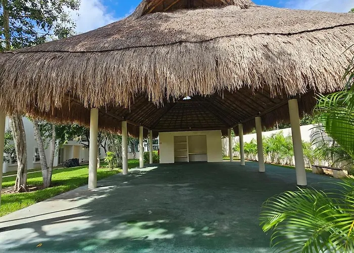 Ground Floor At The Foot Of The Pool * Playa del Carmen