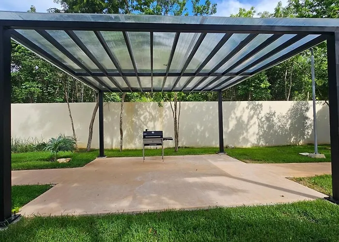 Ground Floor At The Foot Of The Pool *